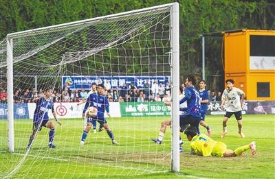 体育彩票-绿茵夜未央:琼中少年的绝杀之夜